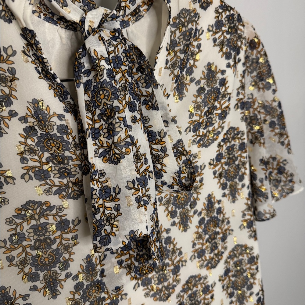 Flowy Patterned Blouse - image 3